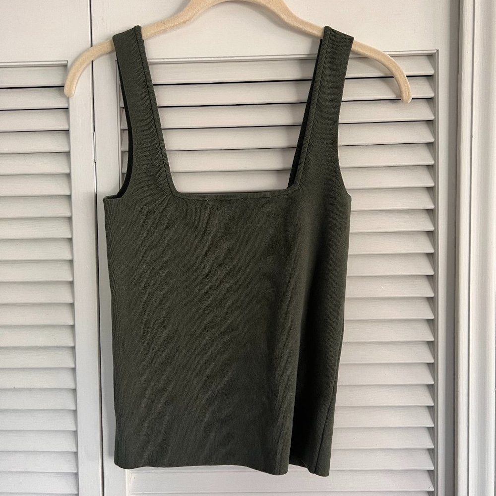 Leith Square neck tank size S